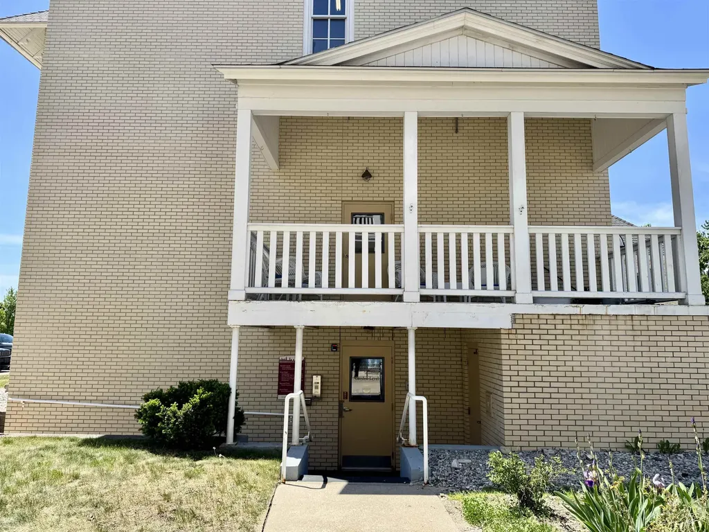 810-201 Cottageview Drive Traverse City City MI 49684