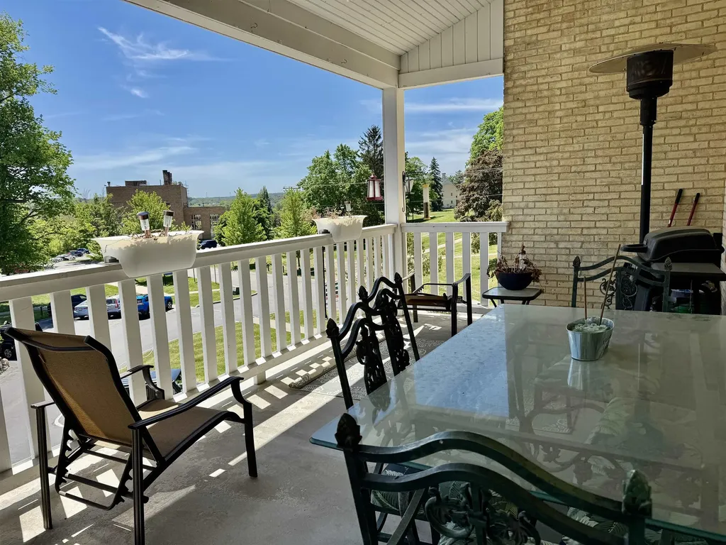 810-201 Cottageview Drive Traverse City City MI 49684