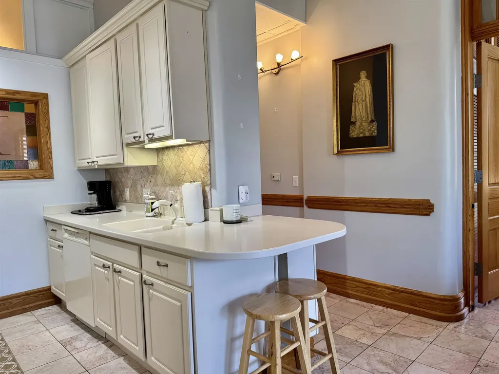810-201 Cottageview Drive Traverse City City MI 49684