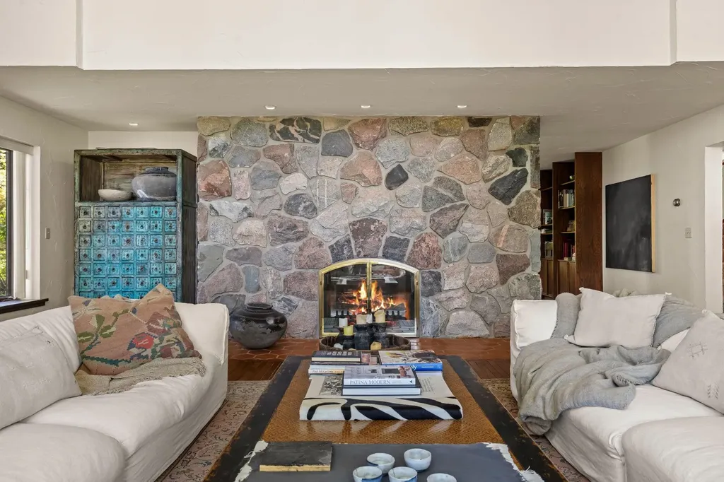 1425 Bay View Heights Bear Creek Township MI 49770