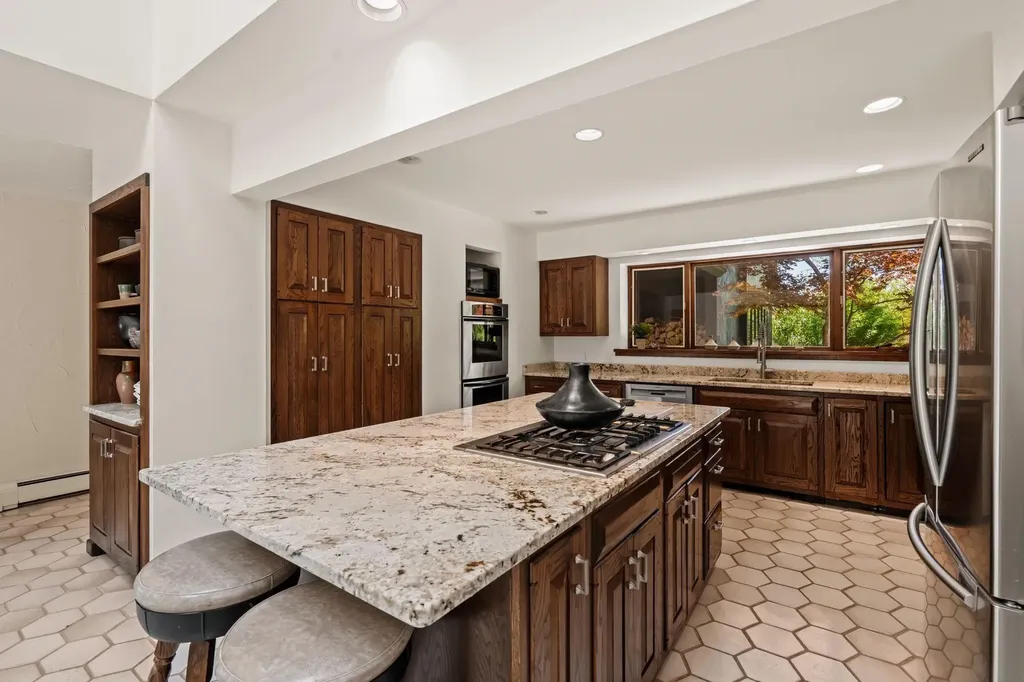 1425 Bay View Heights Bear Creek Township MI 49770