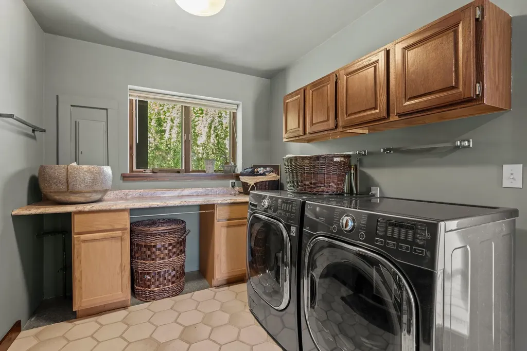 1425 Bay View Heights Bear Creek Township MI 49770
