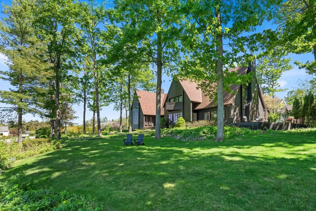 1425 Bay View Heights Bear Creek Township MI 49770