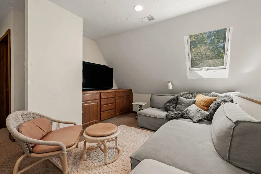 1425 Bay View Heights Bear Creek Township MI 49770