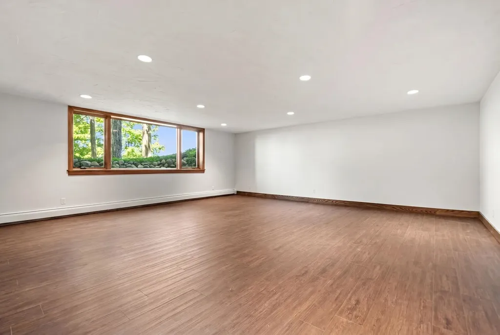 1425 Bay View Heights Bear Creek Township MI 49770