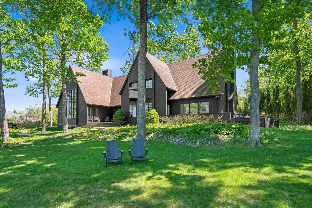 1425 Bay View Heights Bear Creek Township MI 49770