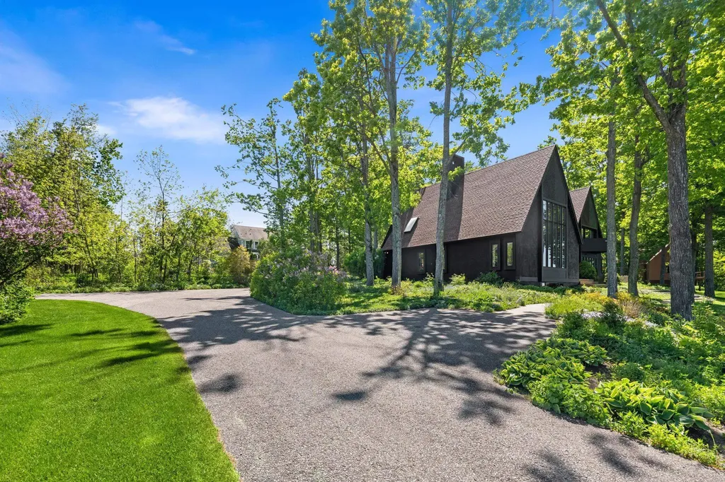 1425 Bay View Heights Bear Creek Township MI 49770