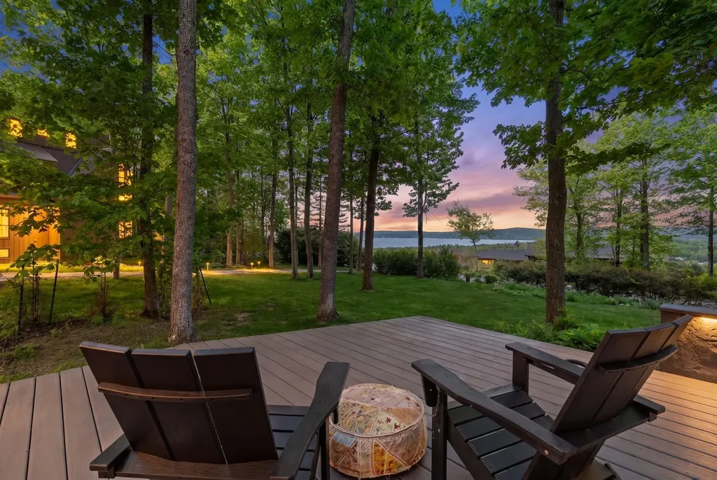 1425 Bay View Heights Bear Creek Township MI 49770