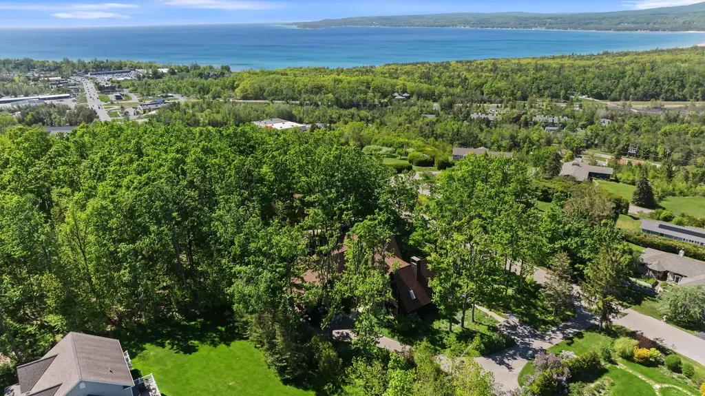 1425 Bay View Heights Bear Creek Township MI 49770