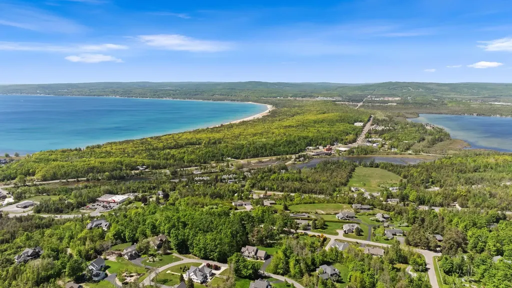 1425 Bay View Heights Bear Creek Township MI 49770
