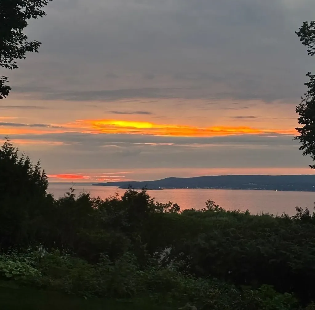 1425 Bay View Heights Bear Creek Township MI 49770