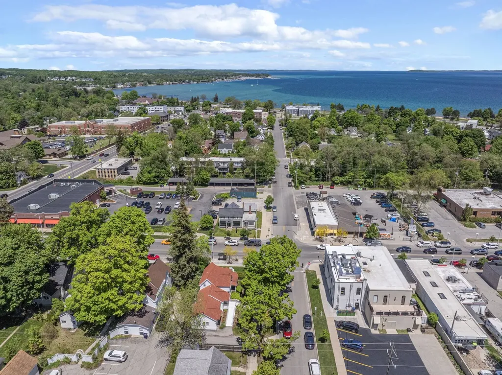 601 W Front Traverse City City MI 49684