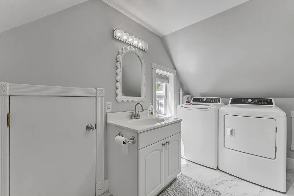 601 W Front Traverse City City MI 49684