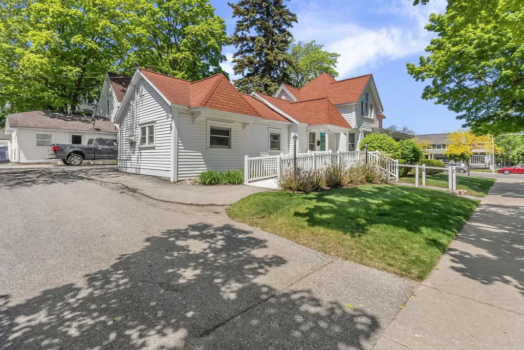 601 W Front Traverse City City MI 49684