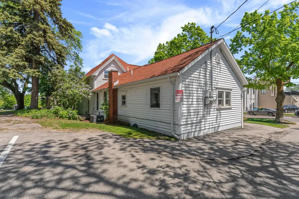 601 W Front Traverse City City MI 49684