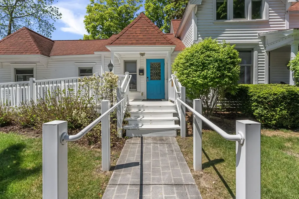 601 W Front Traverse City City MI 49684