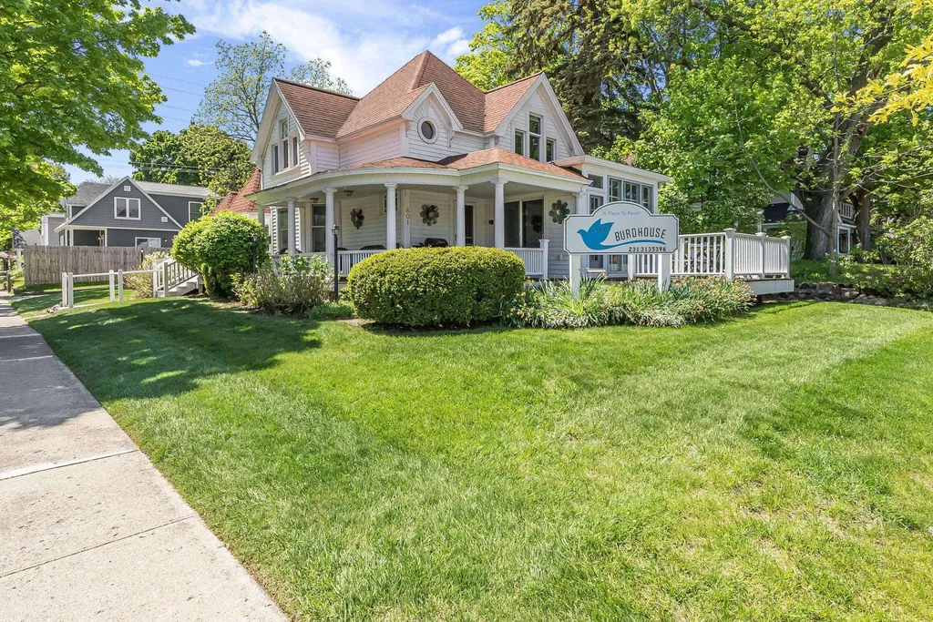 601 W Front Traverse City City MI 49684
