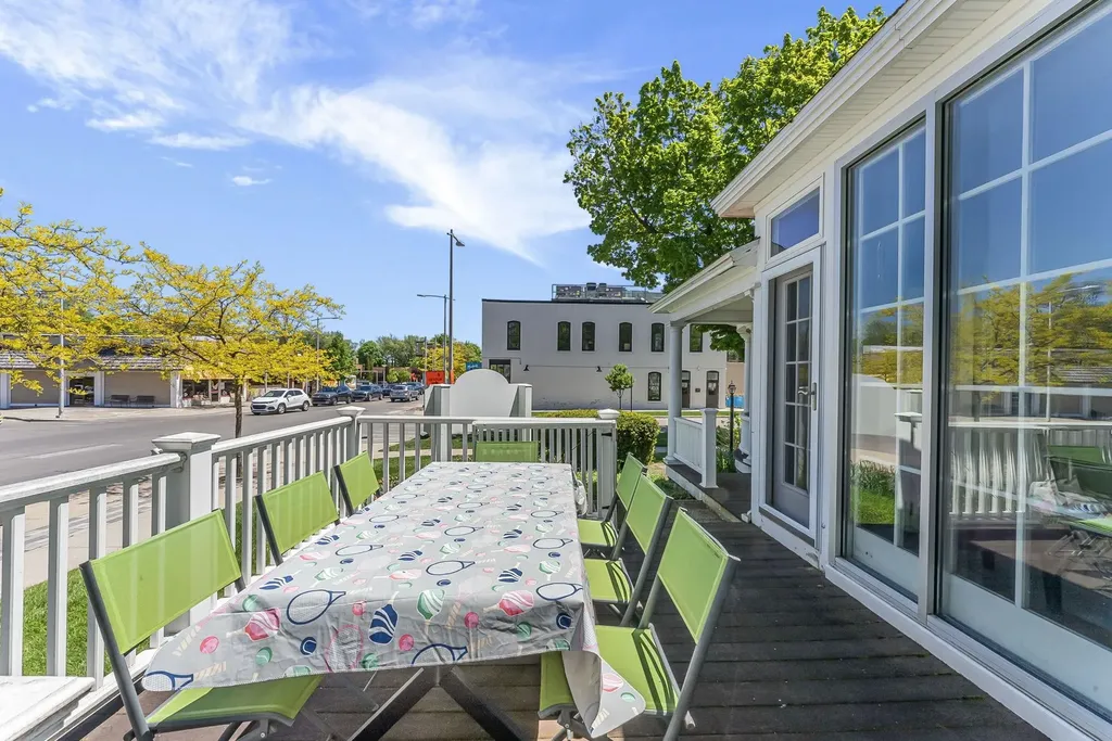 601 W Front Traverse City City MI 49684