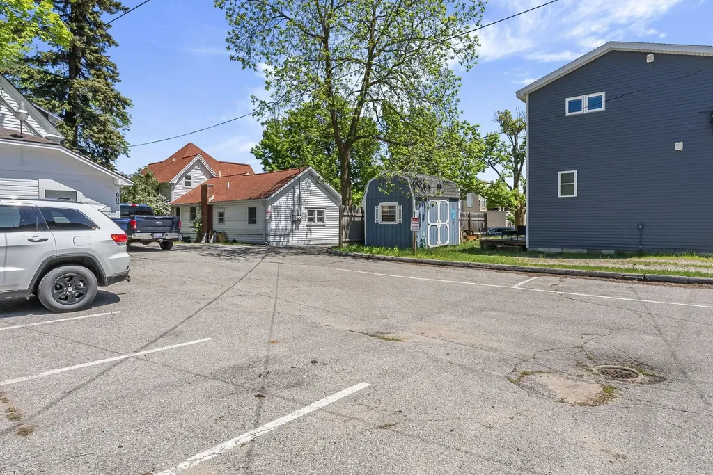 601 W Front Traverse City City MI 49684