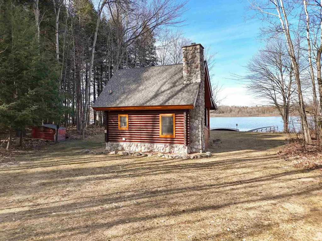 3900 Swaney Road Peninsula Township MI 49686