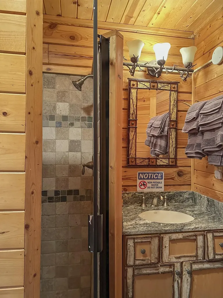 3900 Swaney Road Peninsula Township MI 49686