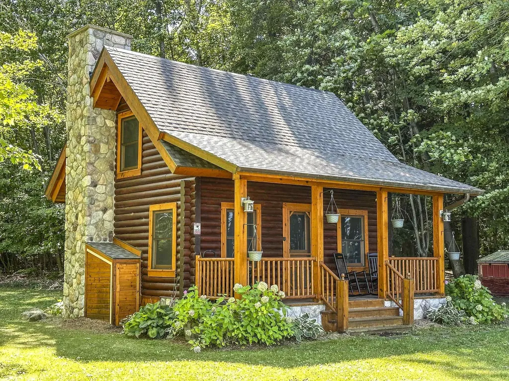 3900 Swaney Road Peninsula Township MI 49686