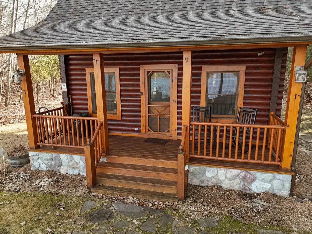 3900 Swaney Road Peninsula Township MI 49686