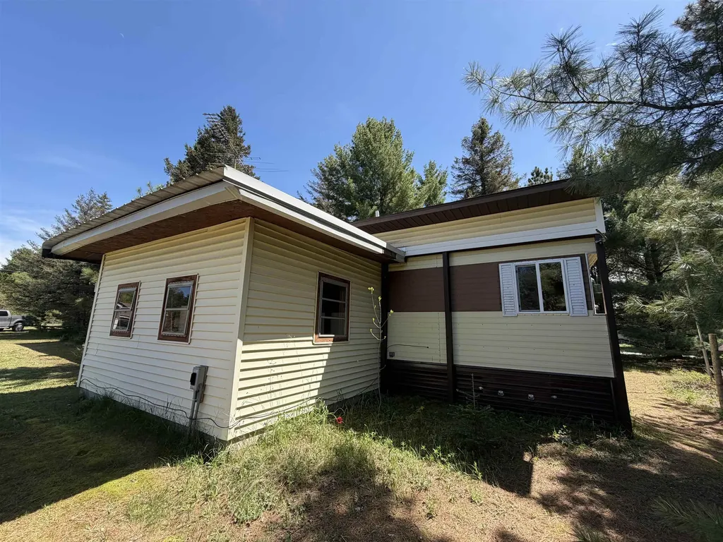 13158 Cinder Homestead Township MI 49617
