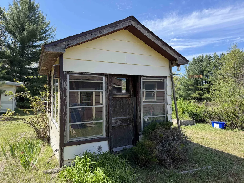 13158 Cinder Homestead Township MI 49617