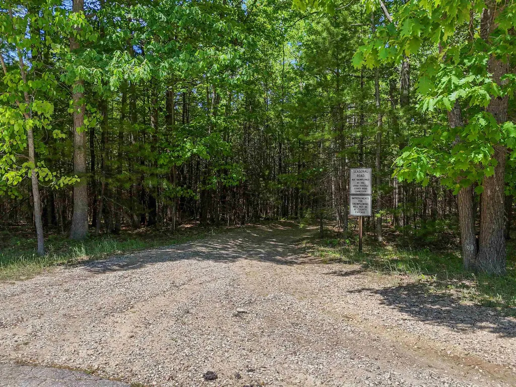 269 Thousand Oaks Drive East Bay Township MI 49696