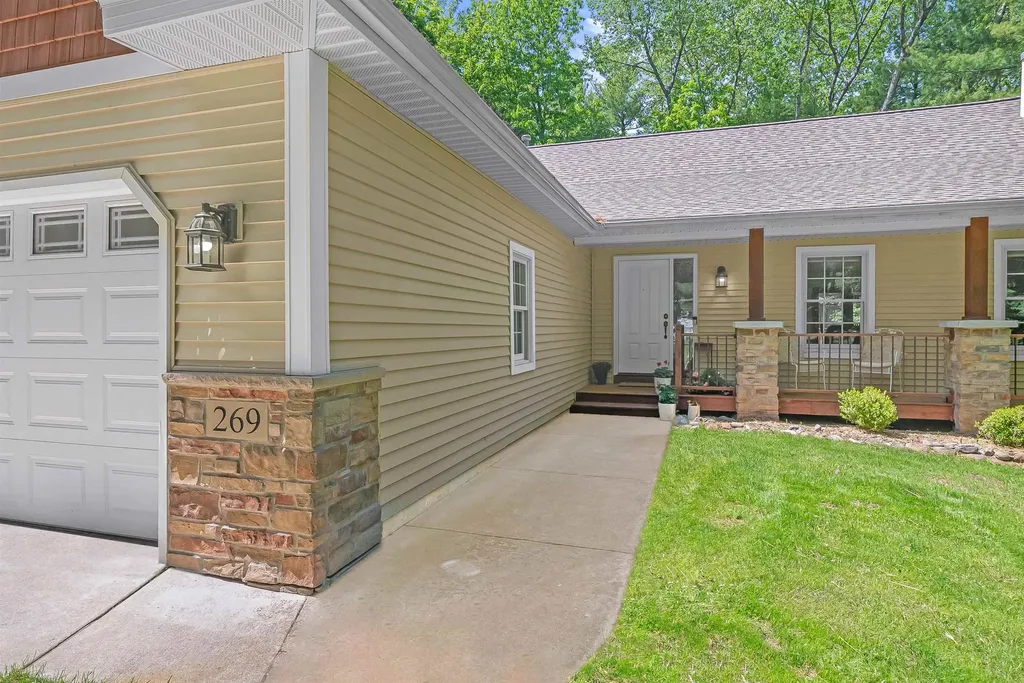 269 Thousand Oaks Drive East Bay Township MI 49696