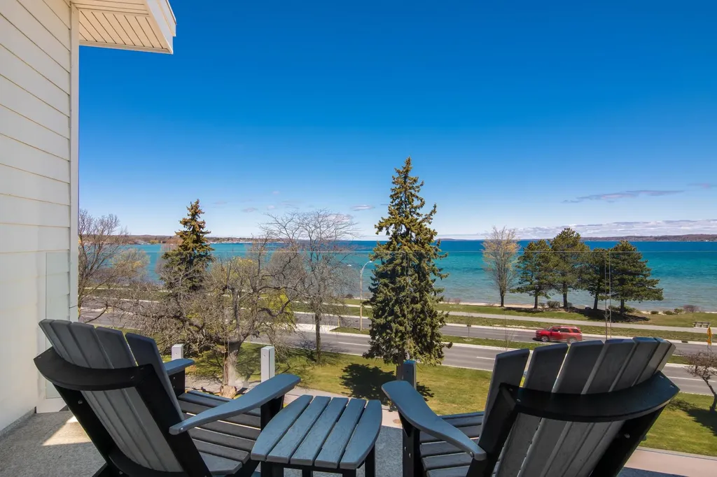539 Bay Street Traverse City City MI 49684