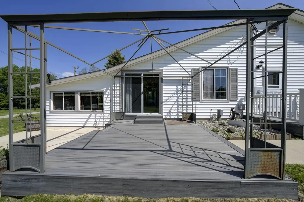 2072 E Potter Road East Bay Township MI 49696