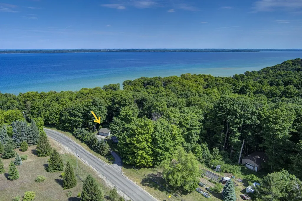 12166 E Old Orchard Trail Suttons Bay Township MI 49682