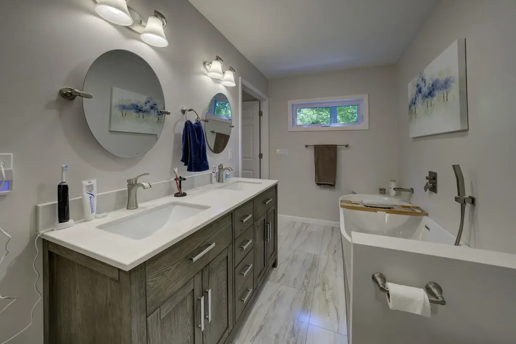 12166 E Old Orchard Trail Suttons Bay Township MI 49682
