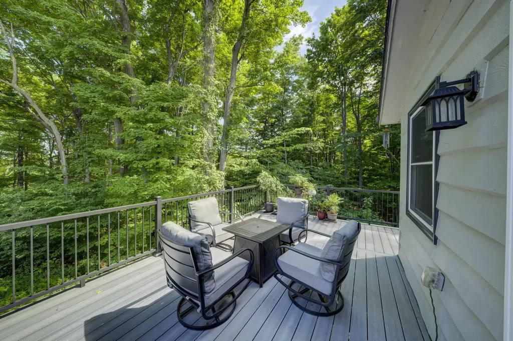 12166 E Old Orchard Trail Suttons Bay Township MI 49682