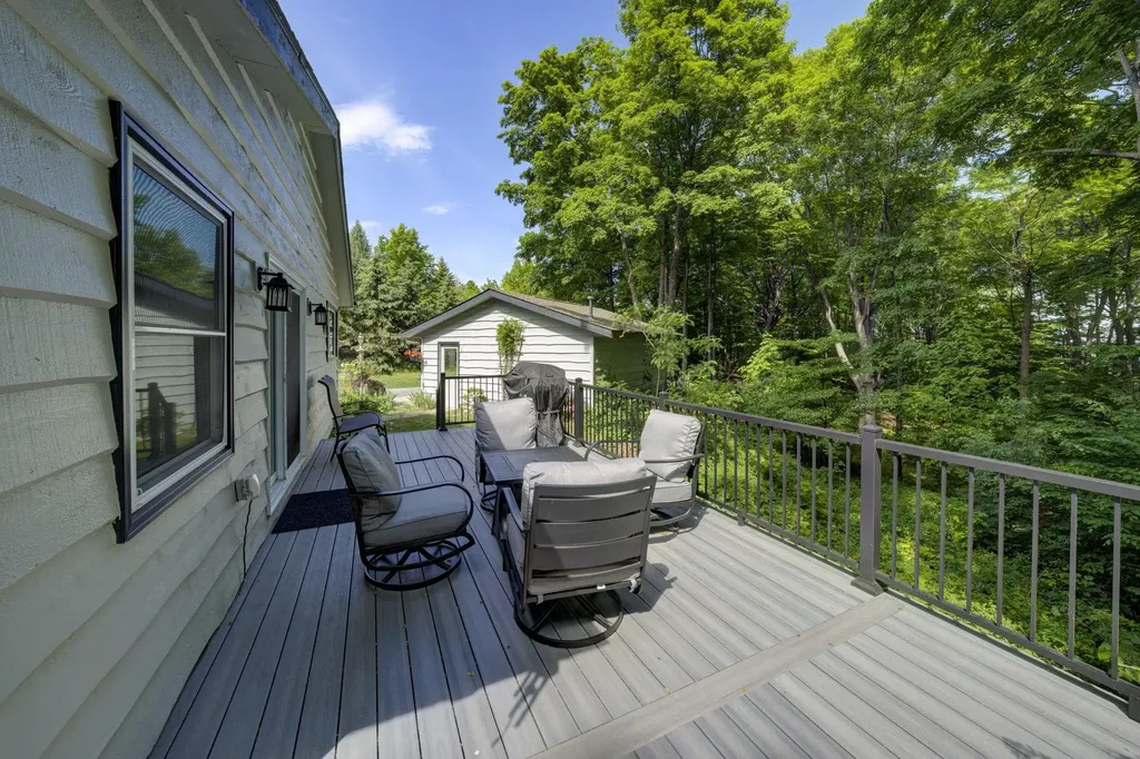 12166 E Old Orchard Trail Suttons Bay Township MI 49682
