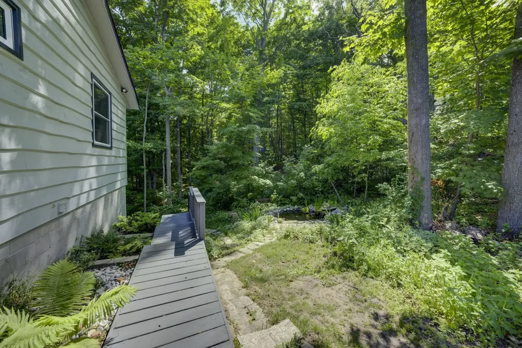 12166 E Old Orchard Trail Suttons Bay Township MI 49682