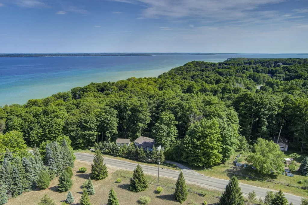 12166 E Old Orchard Trail Suttons Bay Township MI 49682