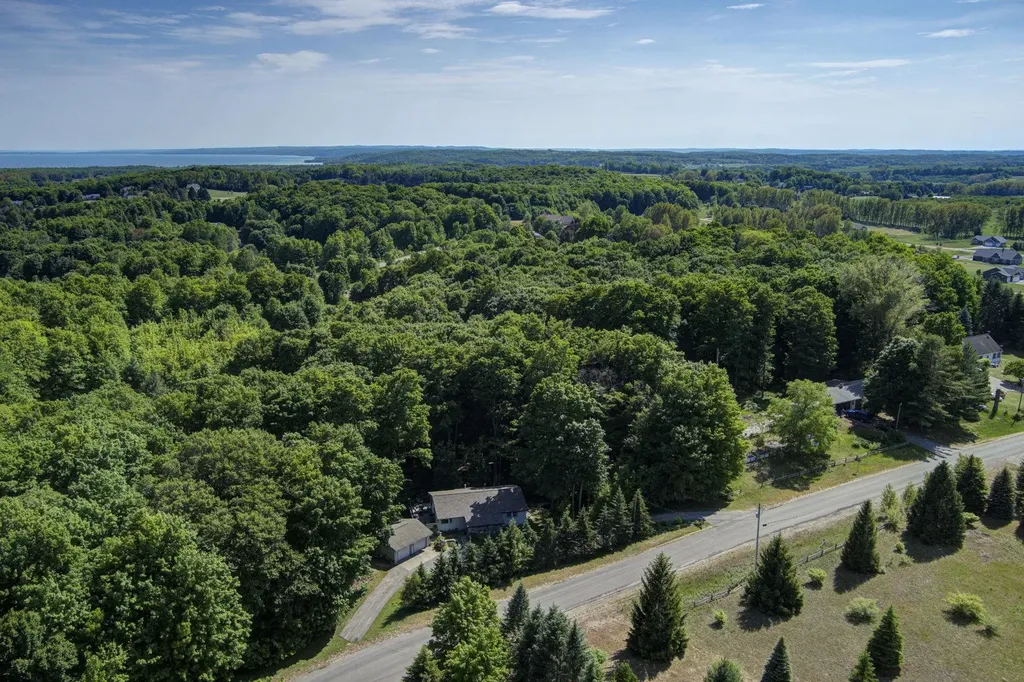 12166 E Old Orchard Trail Suttons Bay Township MI 49682