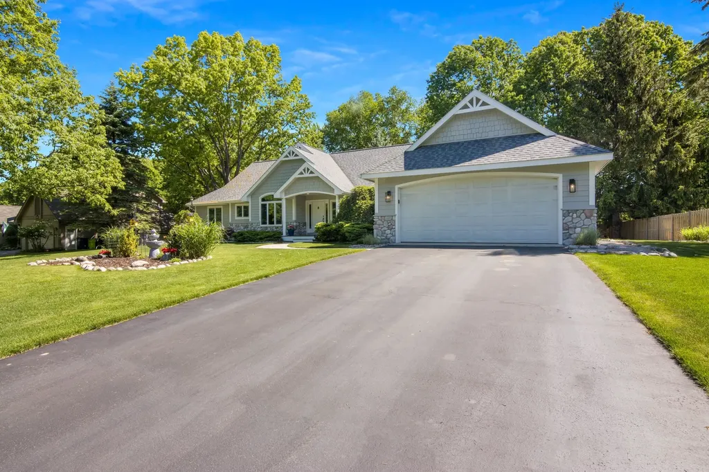 3640 Kennedy Place Acme Township MI 49690