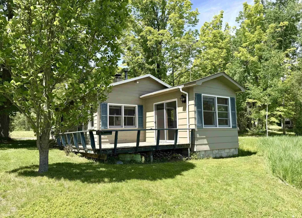 8614 Pete's Landing Banks Township MI 49729
