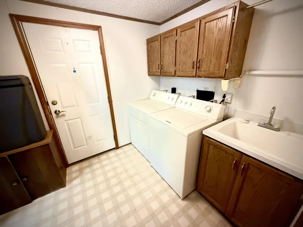 8614 Pete's Landing Banks Township MI 49729