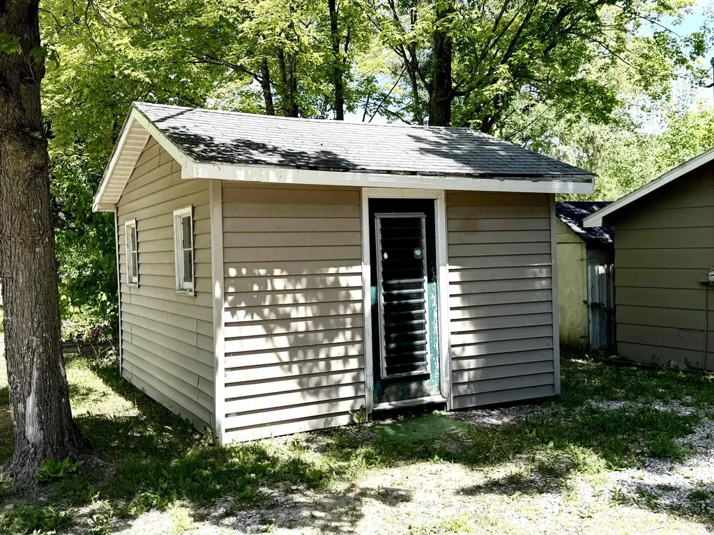 8614 Pete's Landing Banks Township MI 49729