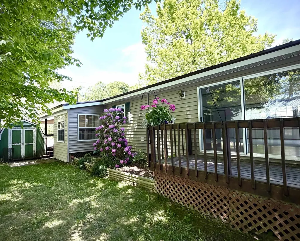 8614 Pete's Landing Banks Township MI 49729