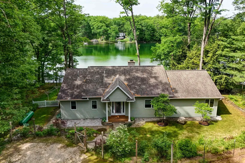 3870 Harolds Road East Bay Township MI 49696