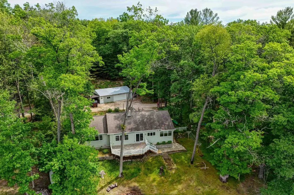 3870 Harolds Road East Bay Township MI 49696