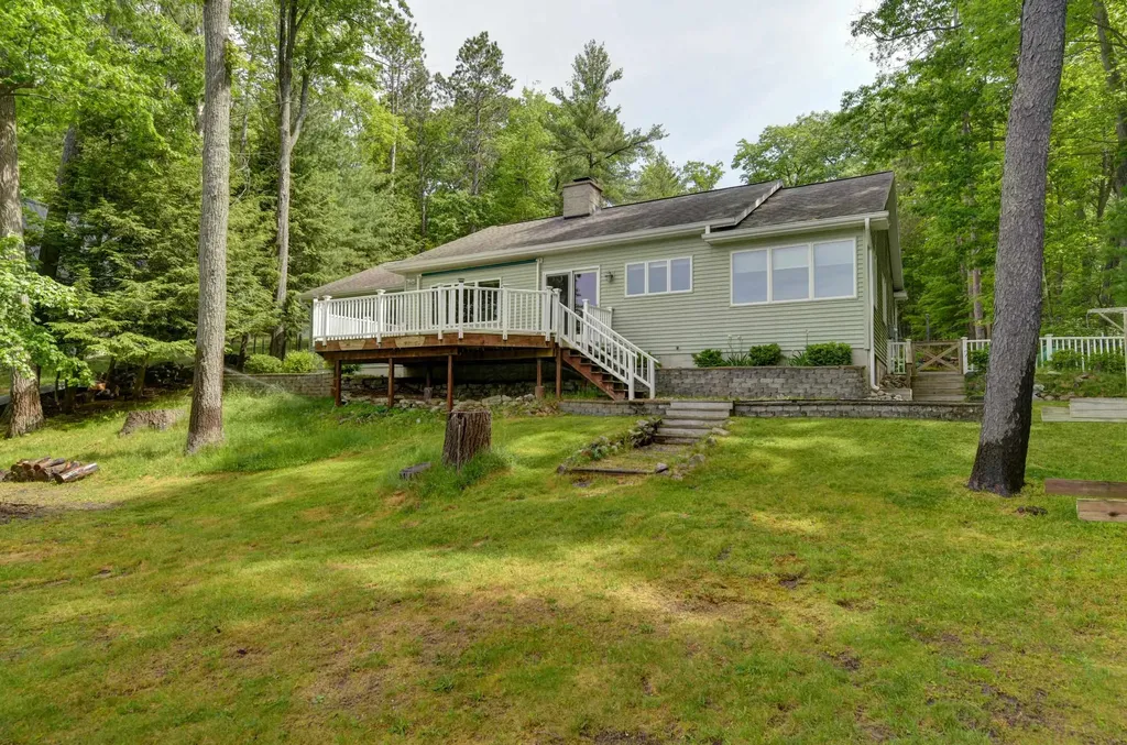 3870 Harolds Road East Bay Township MI 49696