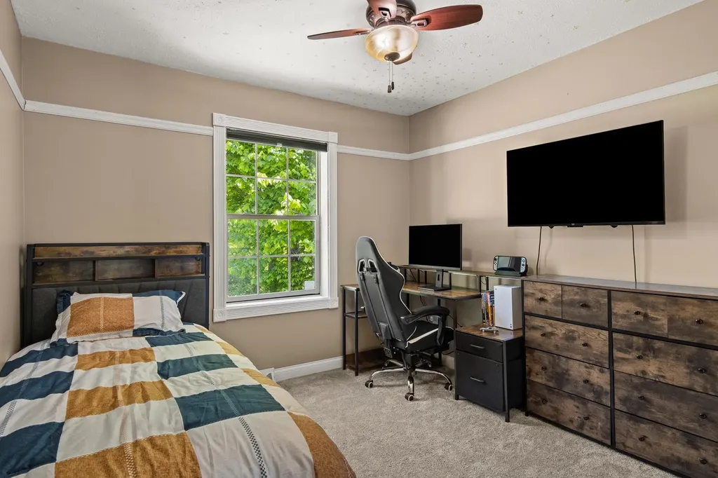 2732 Hammond Highlands Drive East Bay Township MI 49686