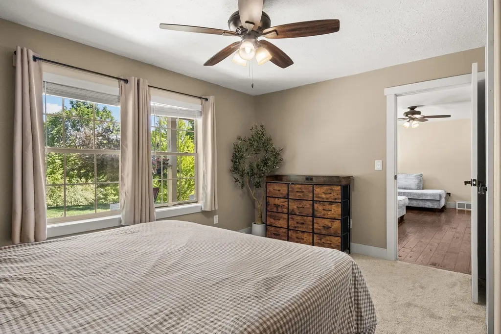 2732 Hammond Highlands Drive East Bay Township MI 49686